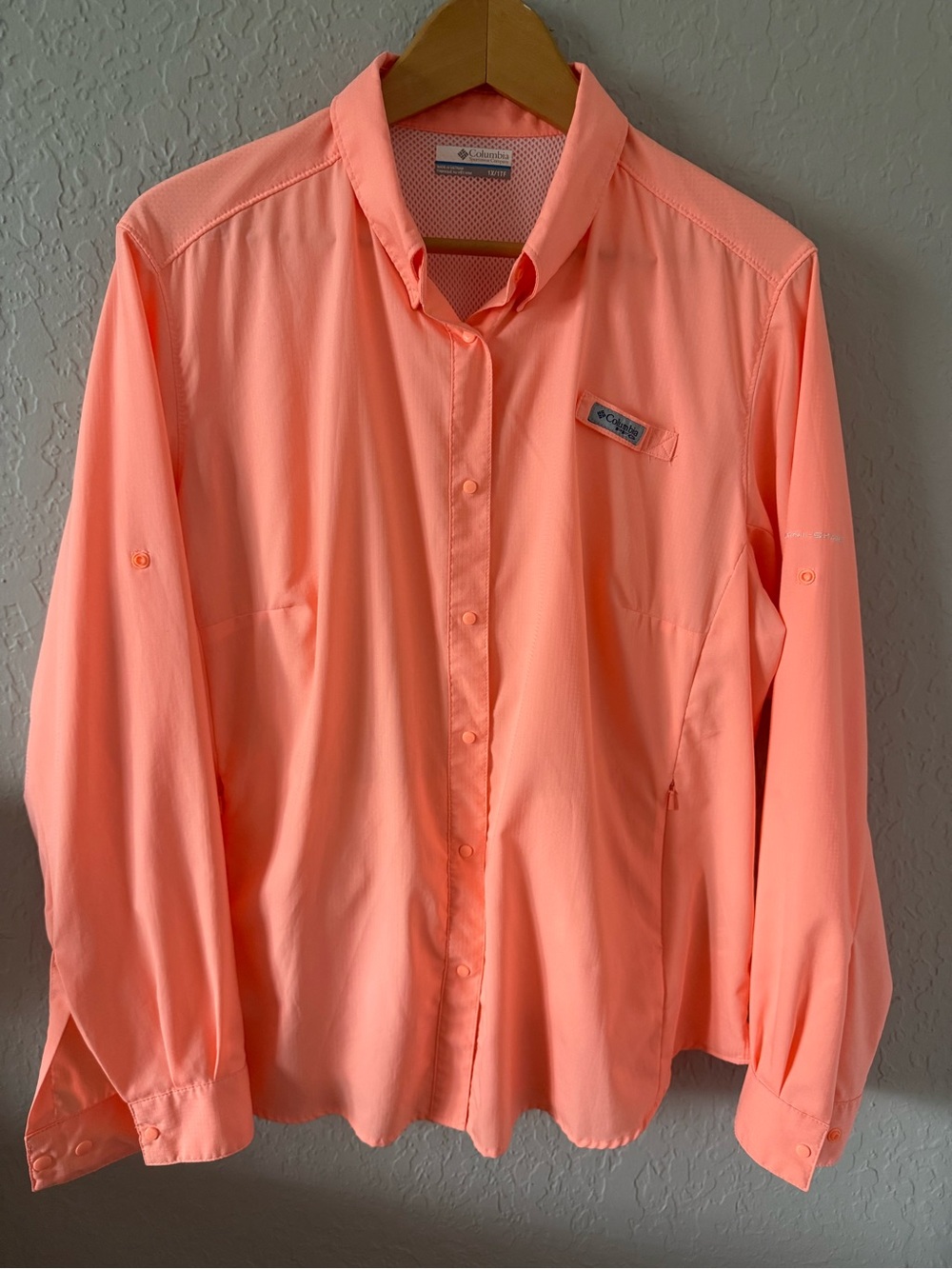 Columbia Women’s Peach Coral Button-Front Outdoor Shirt